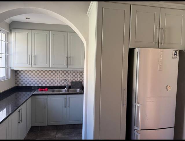 3 BEDROOM FREEHOLD FOR SALE IN GLENWOOD